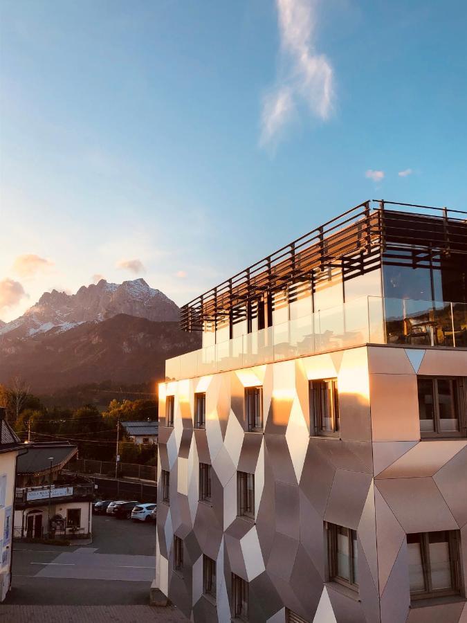 Cubo Sport & Art Hotel 3*